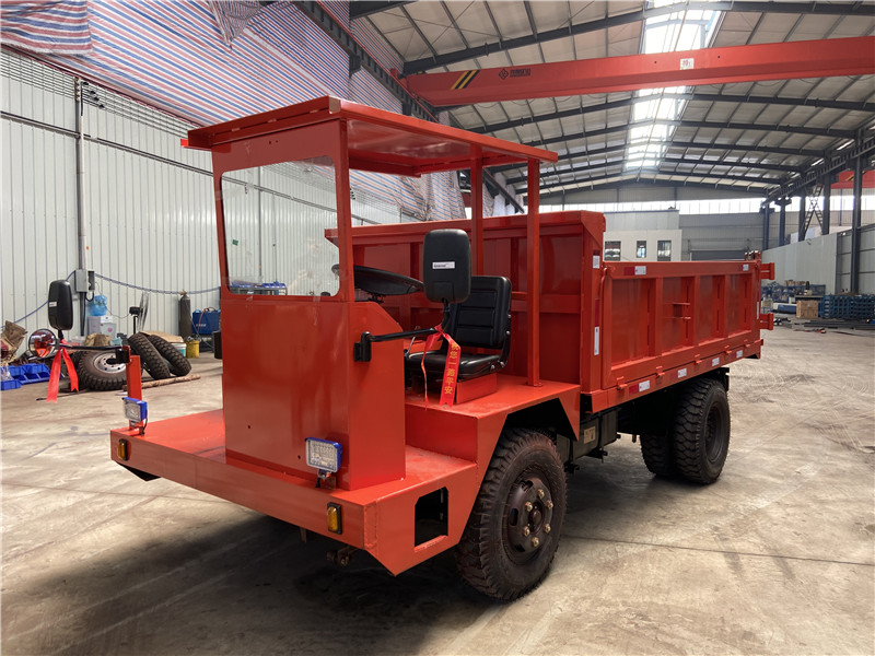 礦山專用運(yùn)輸車(chē)
